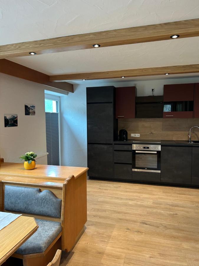 Ferienwohnungen Lodge-B Weissenbach am Lech Esterno foto