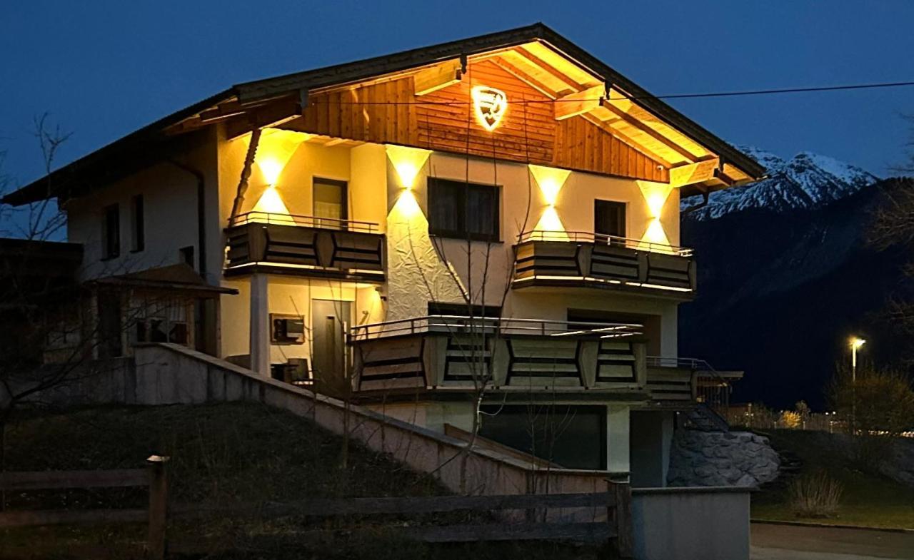Ferienwohnungen Lodge-B Weissenbach am Lech Esterno foto