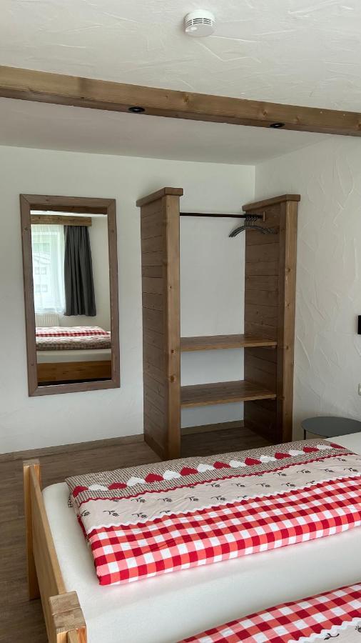 Ferienwohnungen Lodge-B Weissenbach am Lech Esterno foto