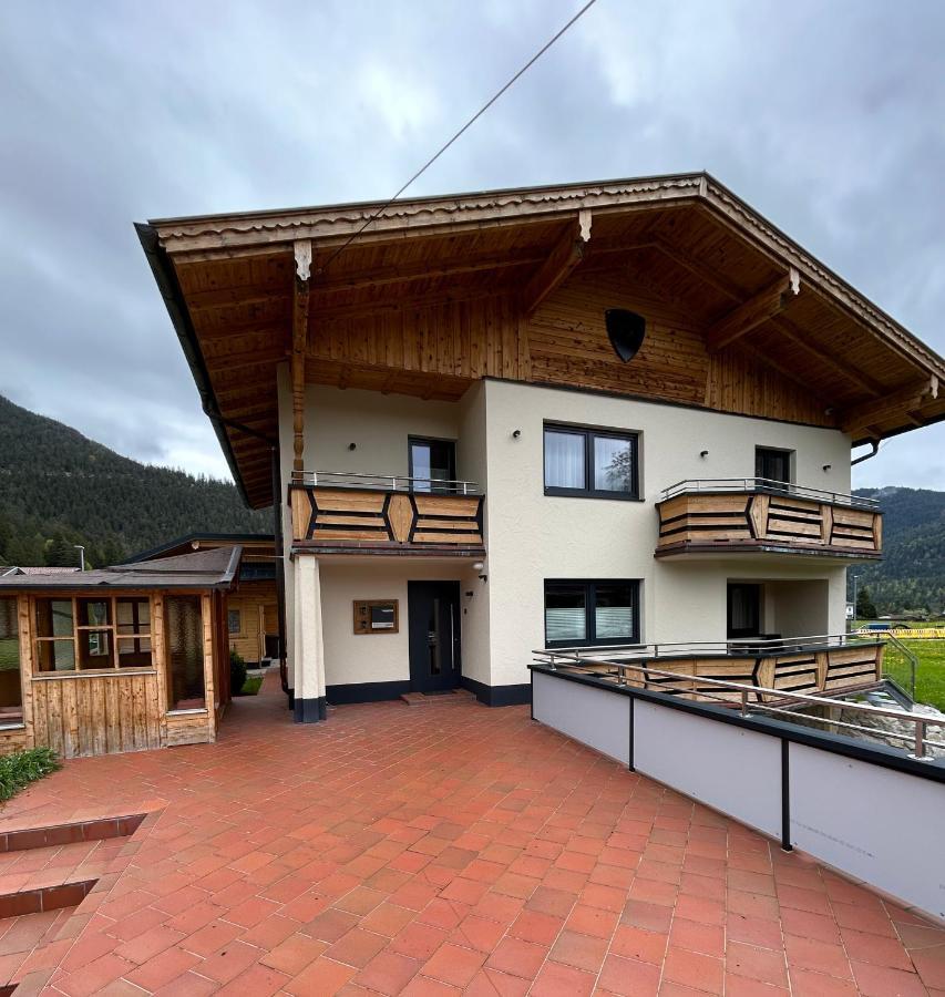 Ferienwohnungen Lodge-B Weissenbach am Lech Esterno foto