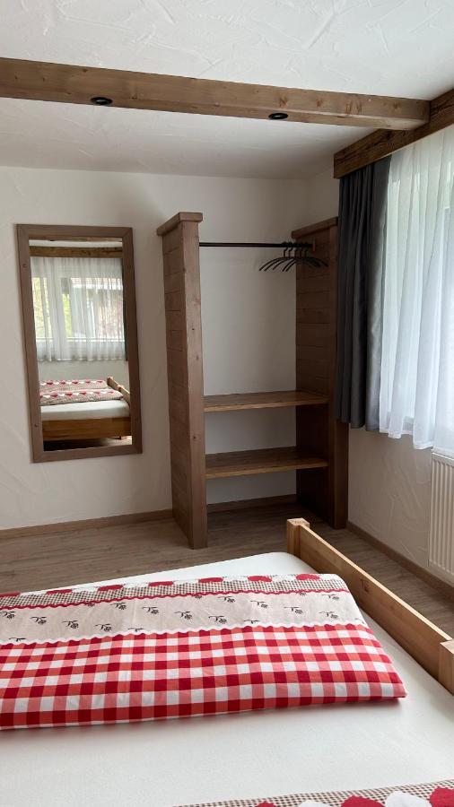 Ferienwohnungen Lodge-B Weissenbach am Lech Esterno foto