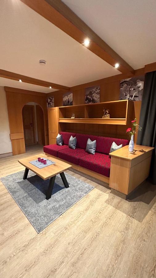 Ferienwohnungen Lodge-B Weissenbach am Lech Esterno foto