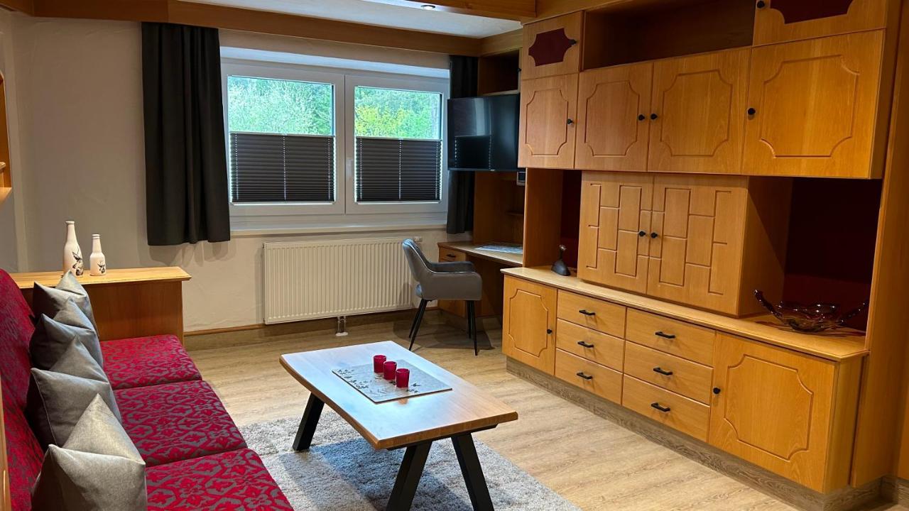 Ferienwohnungen Lodge-B Weissenbach am Lech Esterno foto