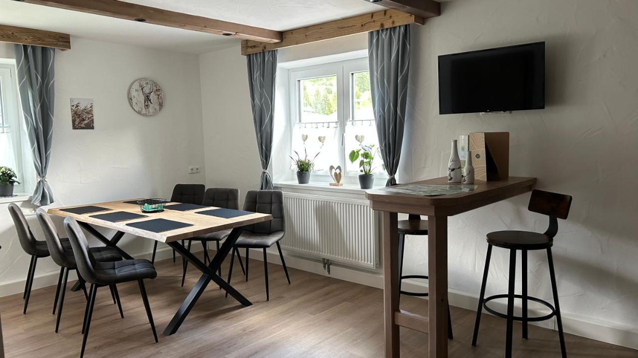 Ferienwohnungen Lodge-B Weissenbach am Lech Esterno foto