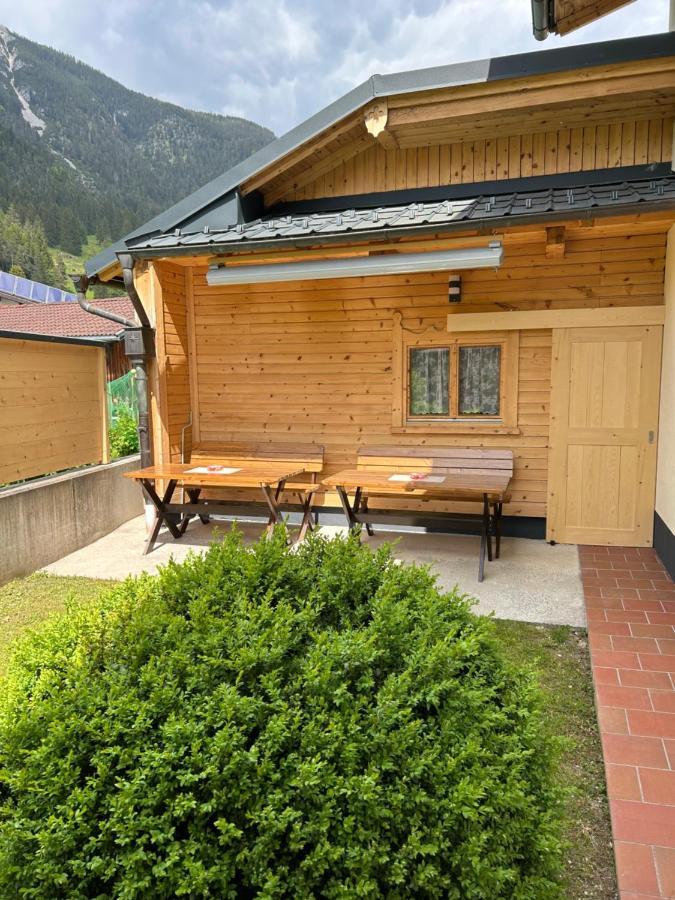 Ferienwohnungen Lodge-B Weissenbach am Lech Esterno foto