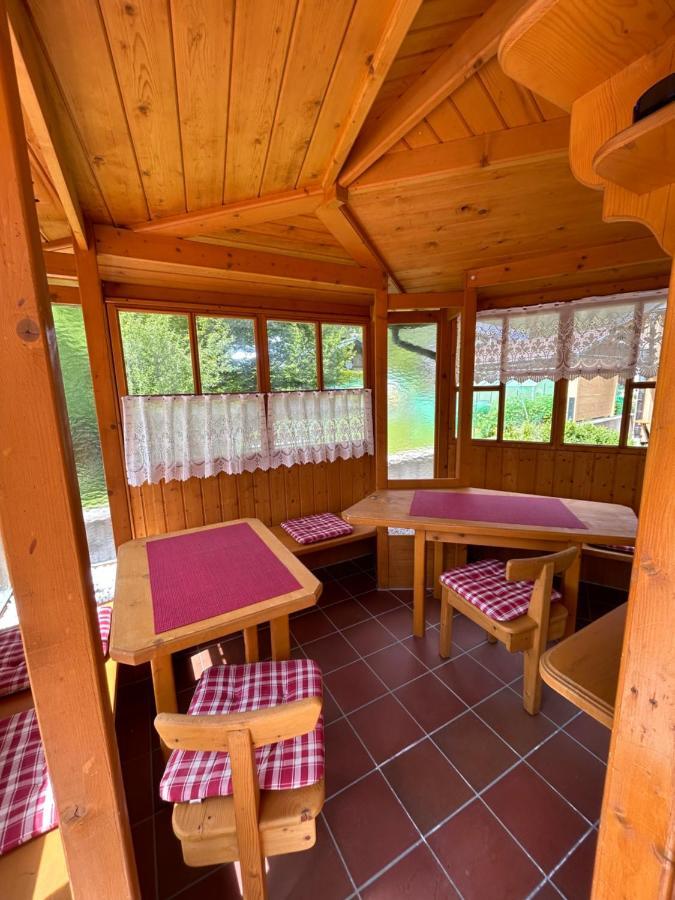 Ferienwohnungen Lodge-B Weissenbach am Lech Esterno foto