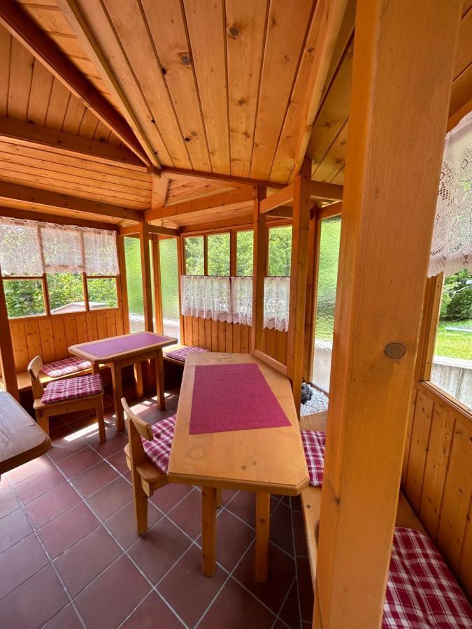 Ferienwohnungen Lodge-B Weissenbach am Lech Esterno foto