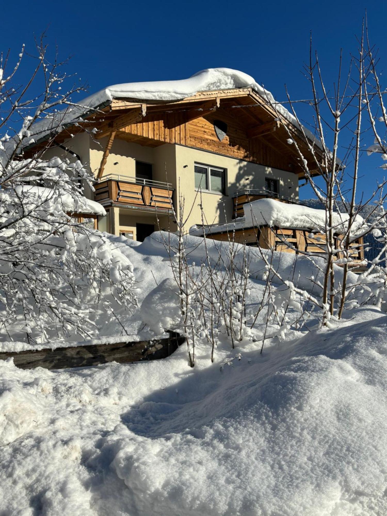 Ferienwohnungen Lodge-B Weissenbach am Lech Esterno foto