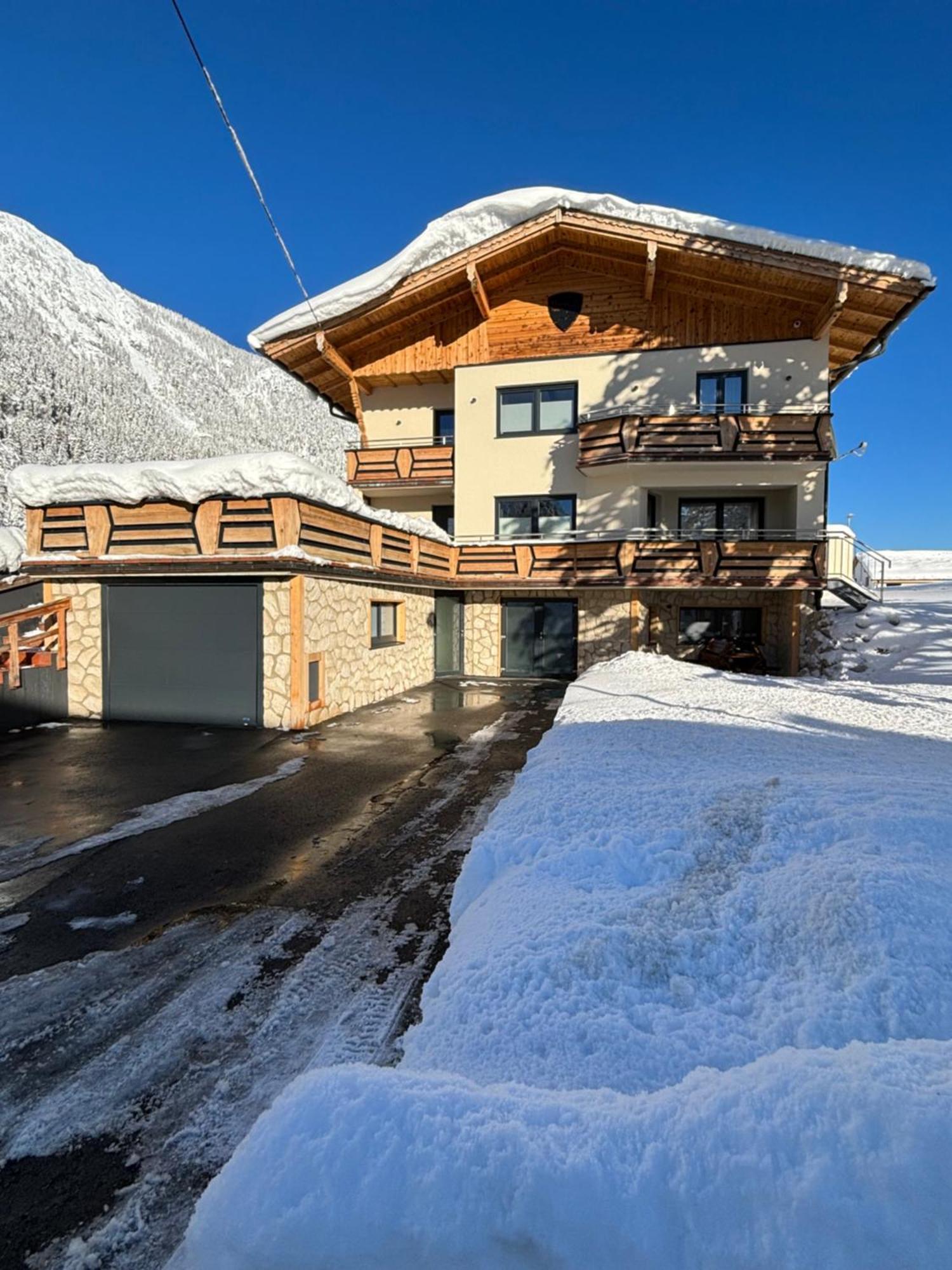 Ferienwohnungen Lodge-B Weissenbach am Lech Esterno foto